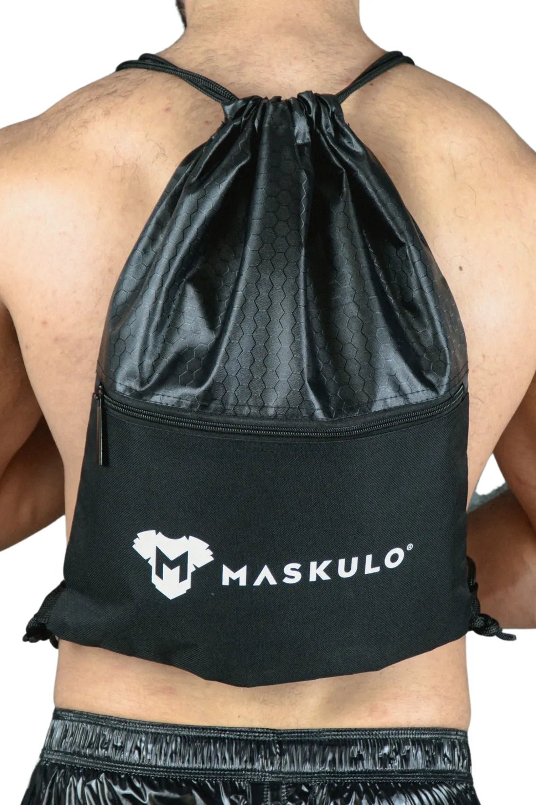 Maskulo Black Drawstring Bag/Backpack, 100% polyester, 34x43 cm (13x16 in), with external and internal zippered pockets.