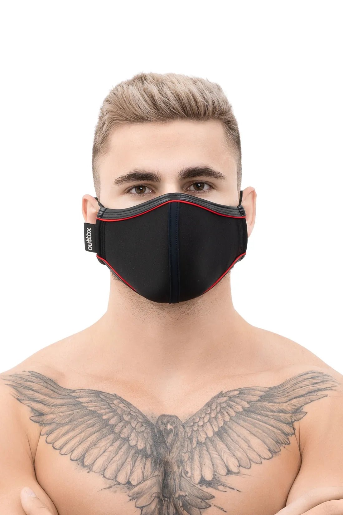 Outtox Everyday Mask in black and red. Stylish and comfortable face accessory from Maskulo Global (EU).