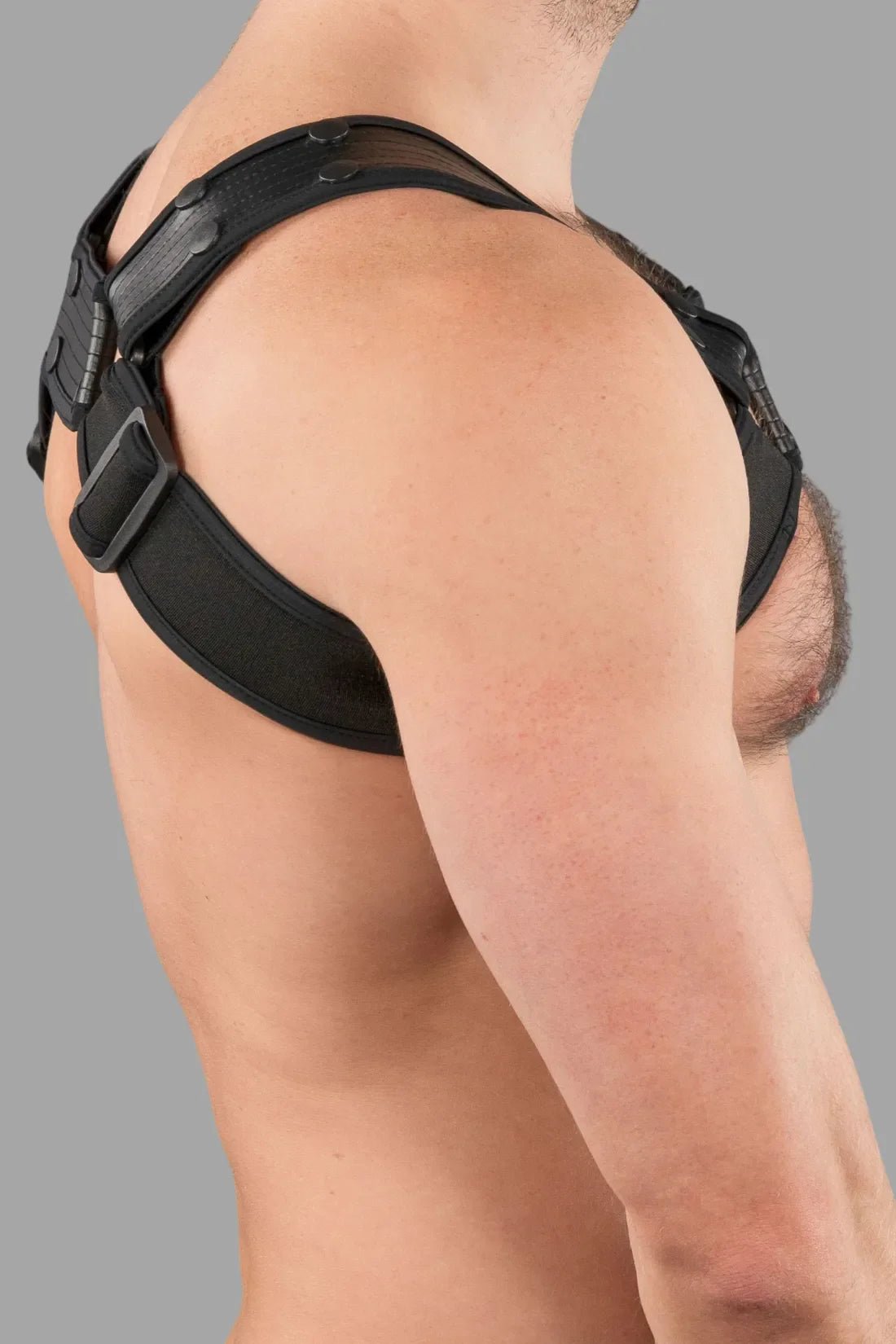 Maskulo Outtox Bulldog Harness with Snaps in Black. Durable, stylish accessory for adults. Ships globally from EU.