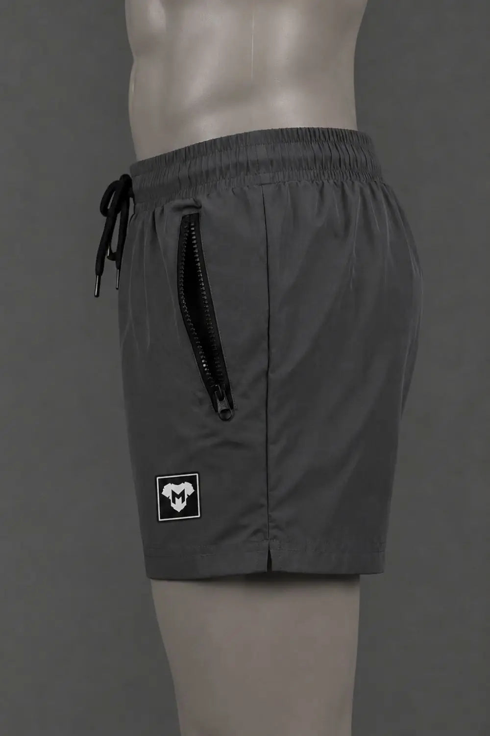 Jedd Synther Weiche Shorts mit Reißverschlusstaschen. Grauer Stahl