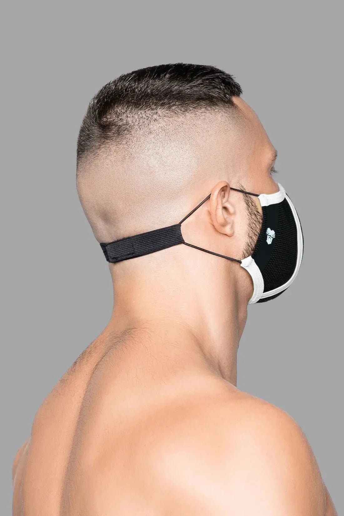 Maskulo Life 3D Mask, white/black. Polyester/cotton blend face mask accessory, one-size, with unique no-pressure ear design.