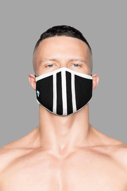 Maskulo Life 3D Mask in White and Black. Comfortable polyester/cotton blend mask with unique no-pressure ear design and adjustable straps.