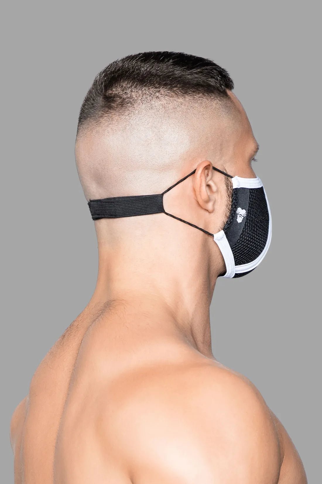 Maskulo Life Mask, Black and White. Stylish accessory with adjustable straps. SKU MAC111-YX.