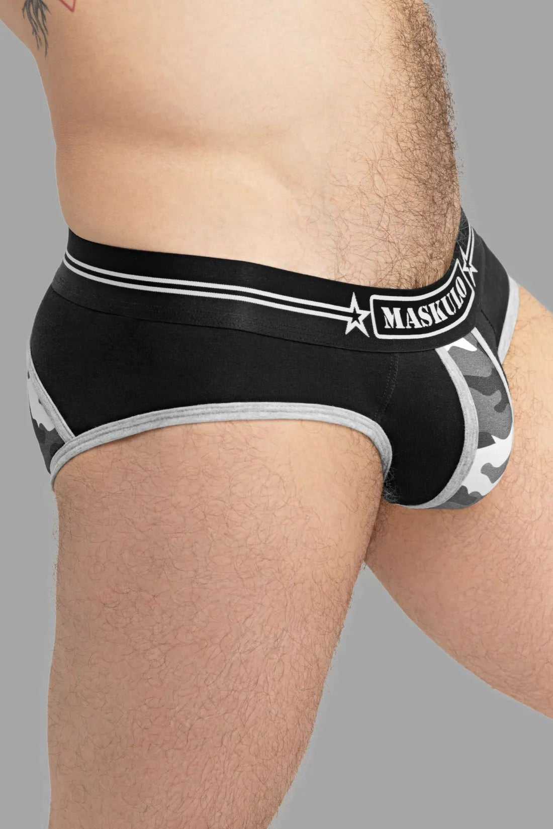 Maskulo Military Briefs with Lifter in Black and Grey. Comfortable underwear accessory for men from Maskulo Global (EU) online Store.