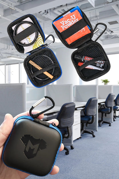 Jax Wanderlust mini zip case with carabiner in black and royal blue from Maskulo Global (EU) online store.