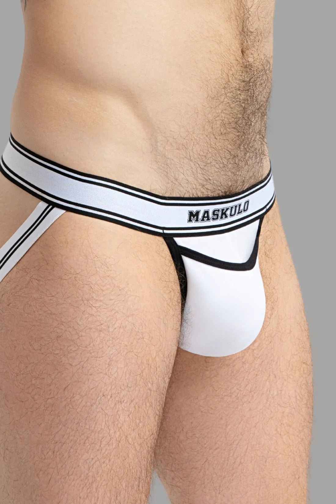 Maskulo College Cotton Jockstrap in white and black. Everyday jockstrap with soft push-up, 95% cotton, 5% elastane, and breathable material.