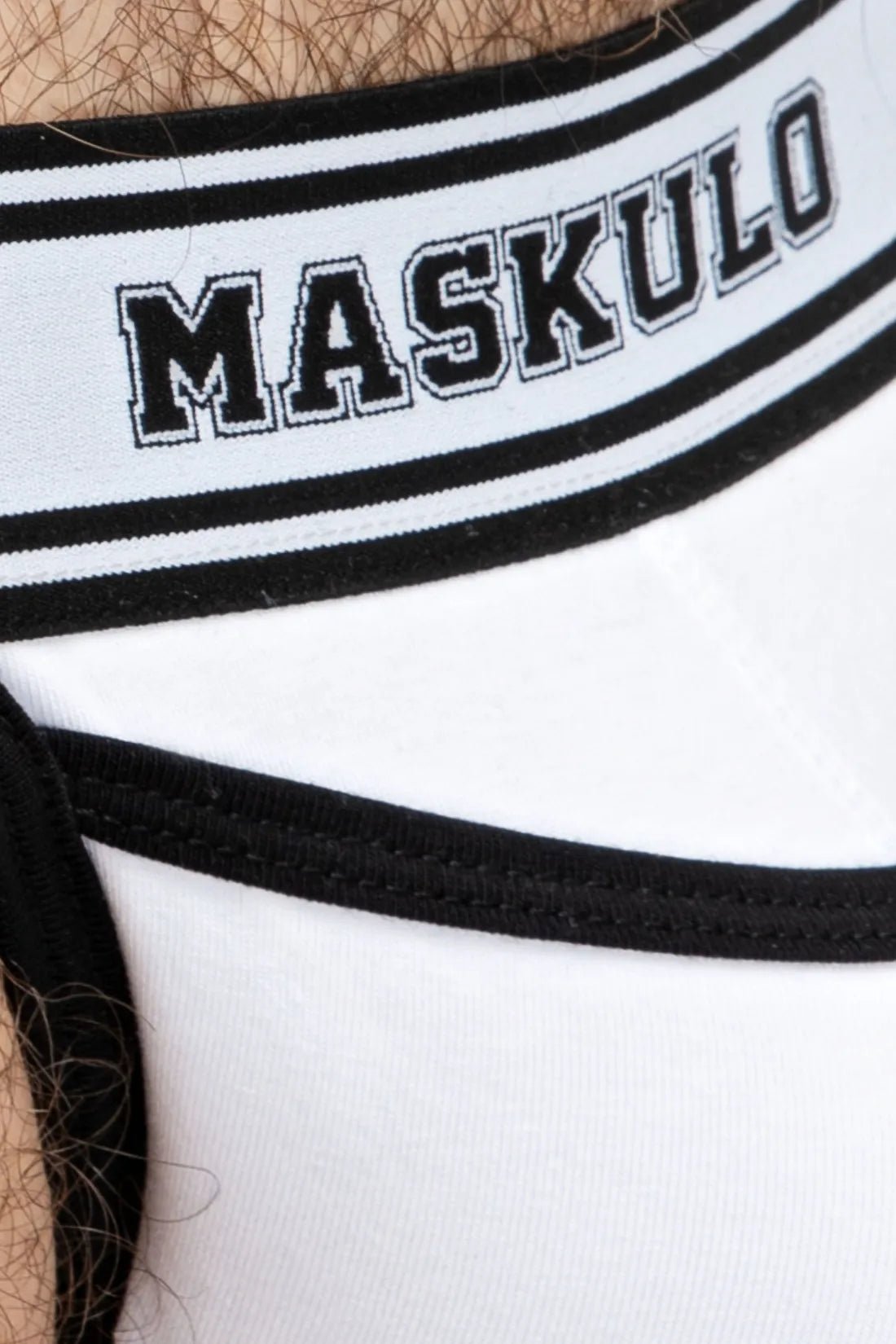 Maskulo College Cotton Jockstrap in white and black. Everyday jockstrap with soft push-up, 95% cotton, 5% elastane, and breathable material.