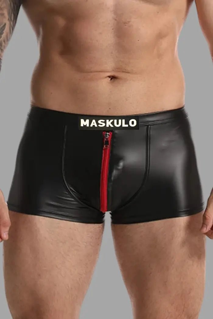 Maskulo Raff LiquidOil PU leather-look shorts in black and red, tight-fit fetish item with color PU stripes and front zipper.