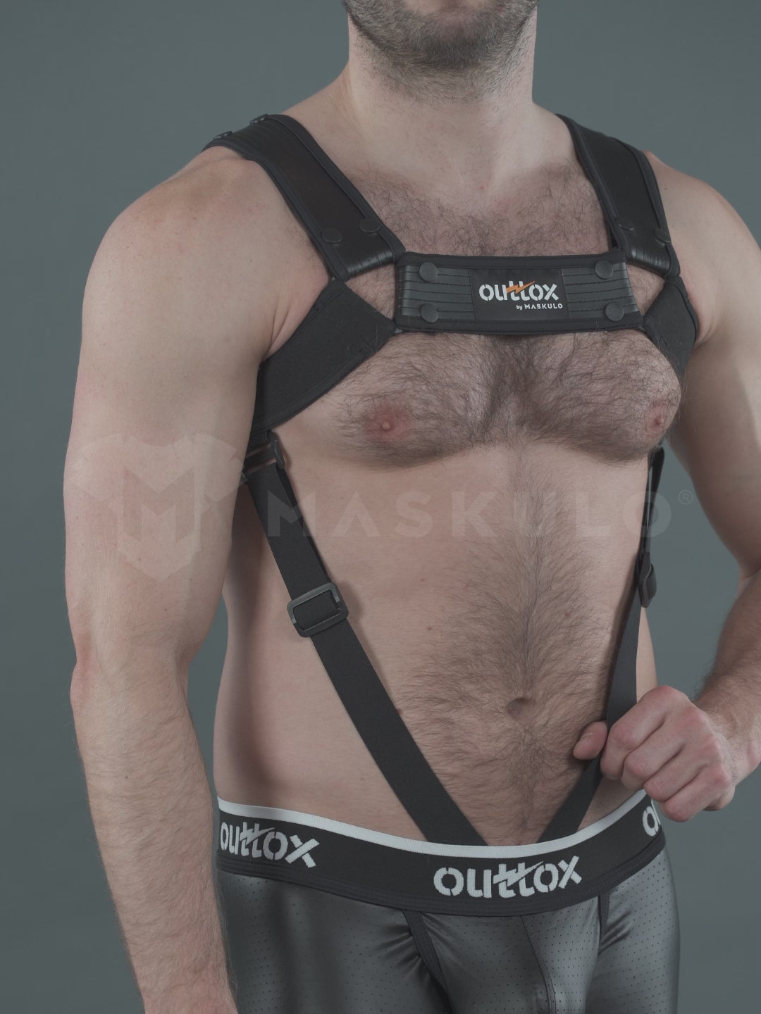 Outtox par Maskulo. Harnais de corps avec boutons-pression. Noir
