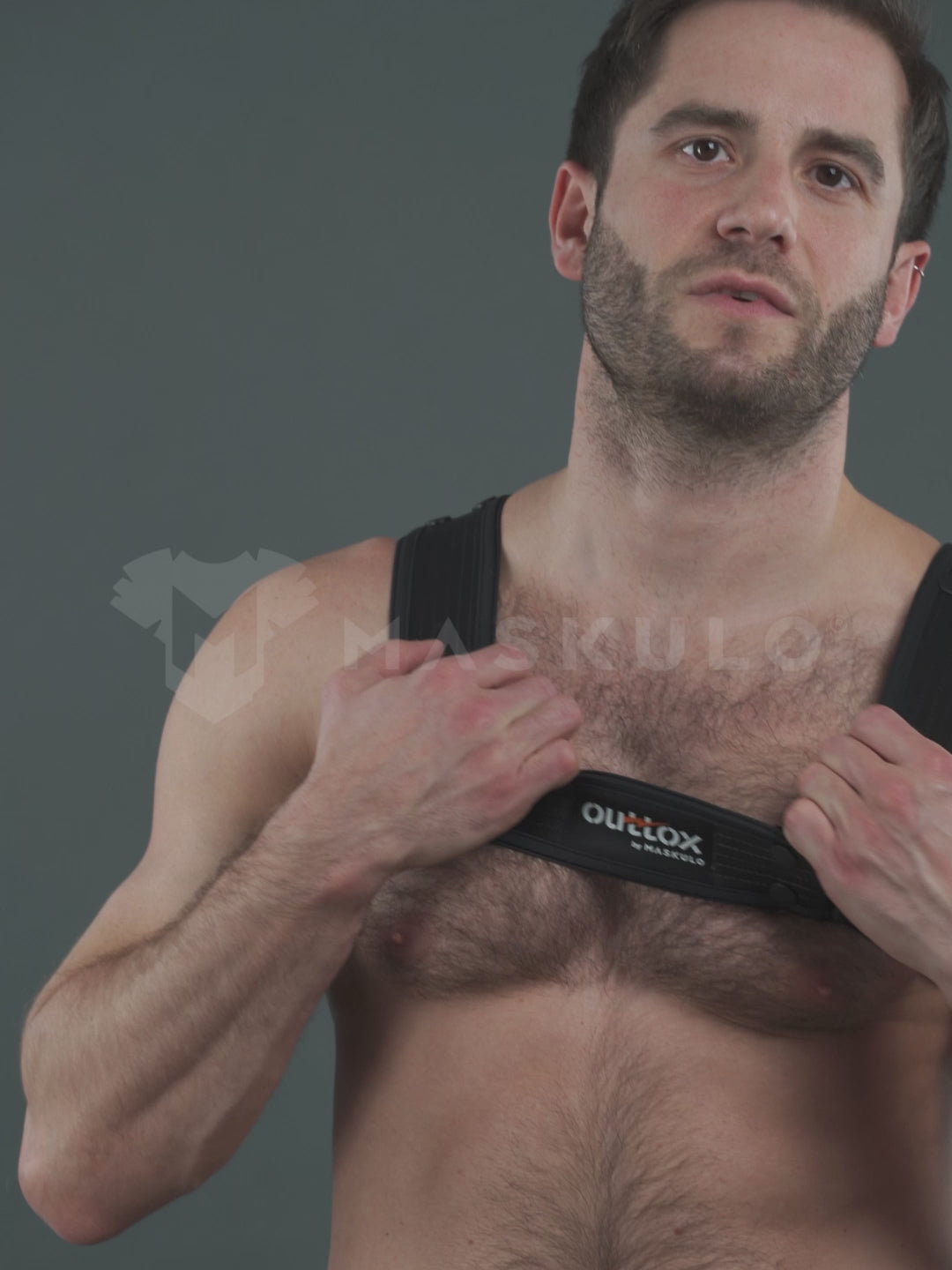 Outtox par Maskulo. Harnais Bulldog avec boutons-pression. Noir