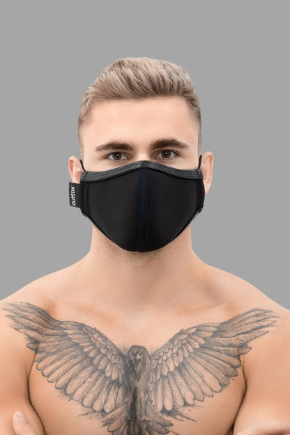 Outtox Everyday Mask Black: Neoprene, polyester 95%/elastane 5% blend, comfortable, adjustable ear straps, fashion face mask accessory.