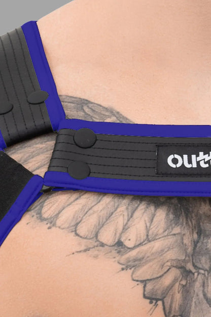 Outtox Body Harness, black and blue, with snaps. Polyester/polyurethane/elastane blend. Comfortable fit and cockring push-up effect.