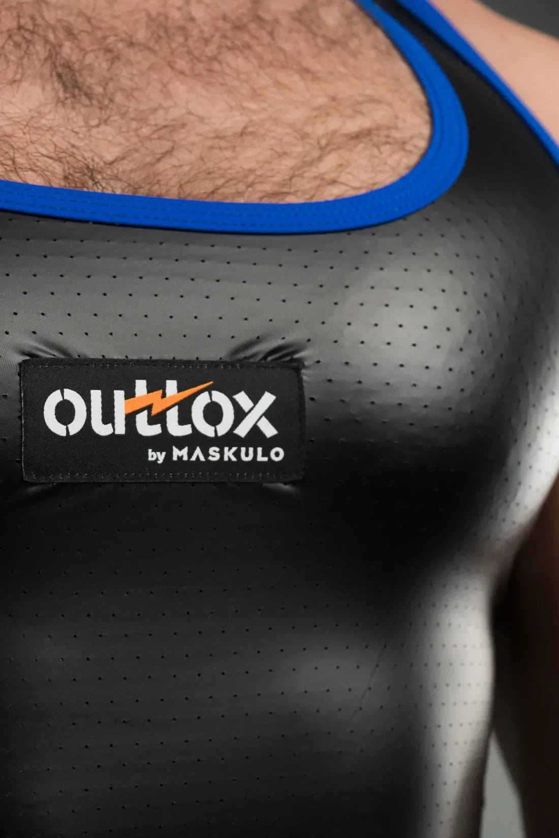 Maskulo Outtox Tank Top in Black and Blue, a stylish and comfortable piece of men&